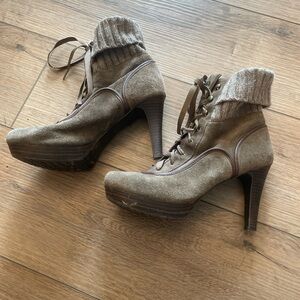 Gianni Bini Brown/Gray Heeled Boots Victorian-Inspired